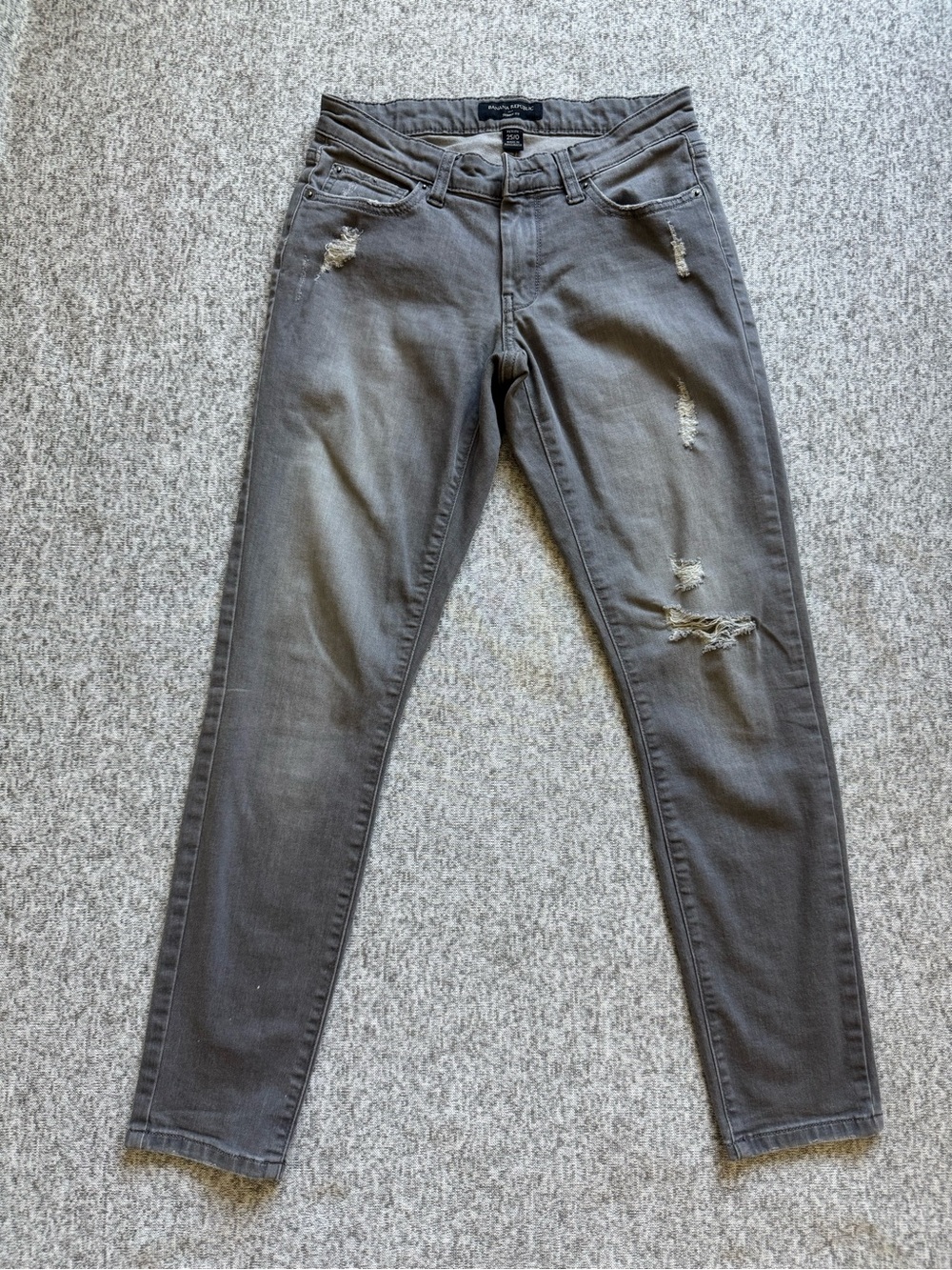 Banana Republic Gray Distressed Skinny Jeans - Women - Petite